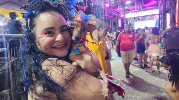 Folia e tranquilidade: Carnaval reúne famílias inteiras na terceira noite. VEJA FOTOS