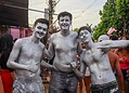 Rolinhas do Coronel levam multidão ao Carnaval de Rua de Brasileia