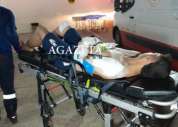 Motociclista sofre fratura exposta e ciclista fica ferida em acidente no interior do Acre