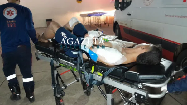 Motociclista sofre fratura exposta e ciclista fica ferida em acidente no interior do Acre