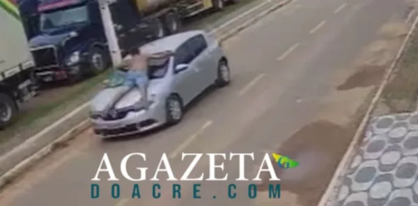 VÍDEO: Homem é atropelado após tentar agredir esposa com tijolo no Acre e sofre traumatismo craniano