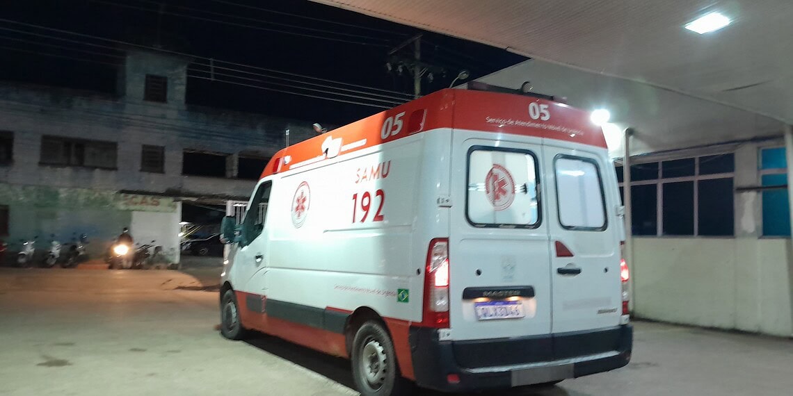 Motociclista atropela mãe e filho em Rio Branco e foge sem prestar socorro