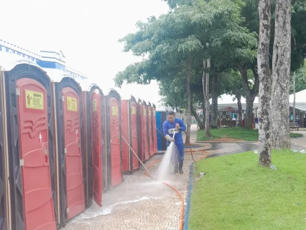 Cerca de 20 toneladas de lixo foram recolhidas nos locais de festa em quatro noites de Carnaval em Rio Branco