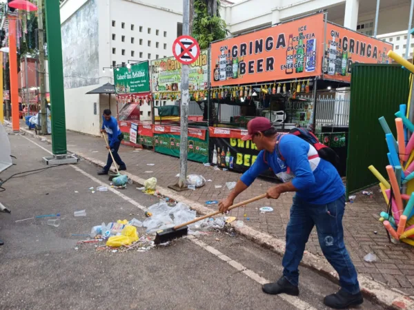 Cerca de 20 toneladas de lixo foram recolhidas nos locais de festa em quatro noites de Carnaval em Rio Branco