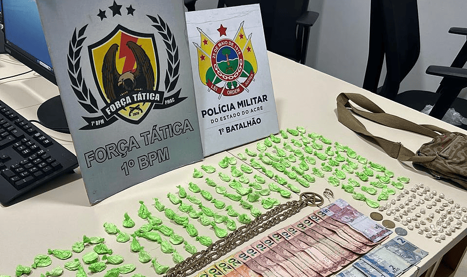 Adolescente é apreendido com drogas e dinheiro no Bairro da Paz