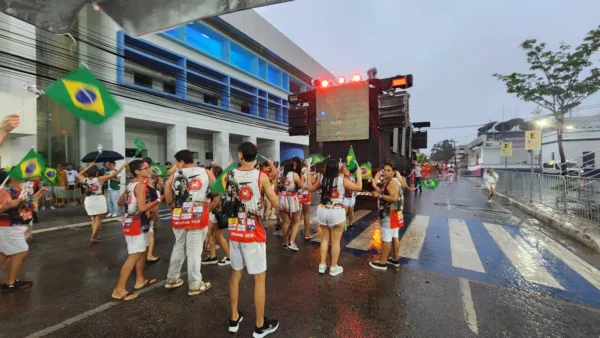 Carnaval da Família: confira a imagem das apresentações dos blocos Sambase e Sem Limite