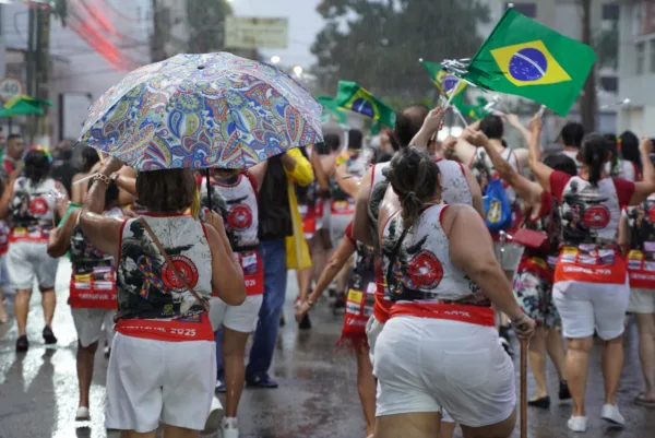 Carnaval da Família: confira a imagem das apresentações dos blocos Sambase e Sem Limite