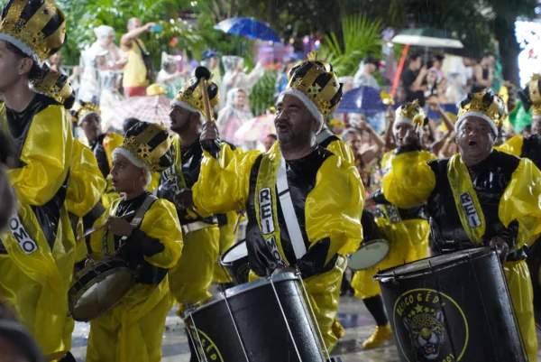 6 é D+ e Unidos do Fuxico fecham apresentações dos blocos carnavalescos