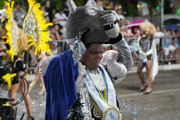 6 é D+ e Unidos do Fuxico fecham apresentações dos blocos carnavalescos