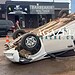 Carro capota e fica com as rodas para cima após colisão na Avenida Sobral em Rio Branco
