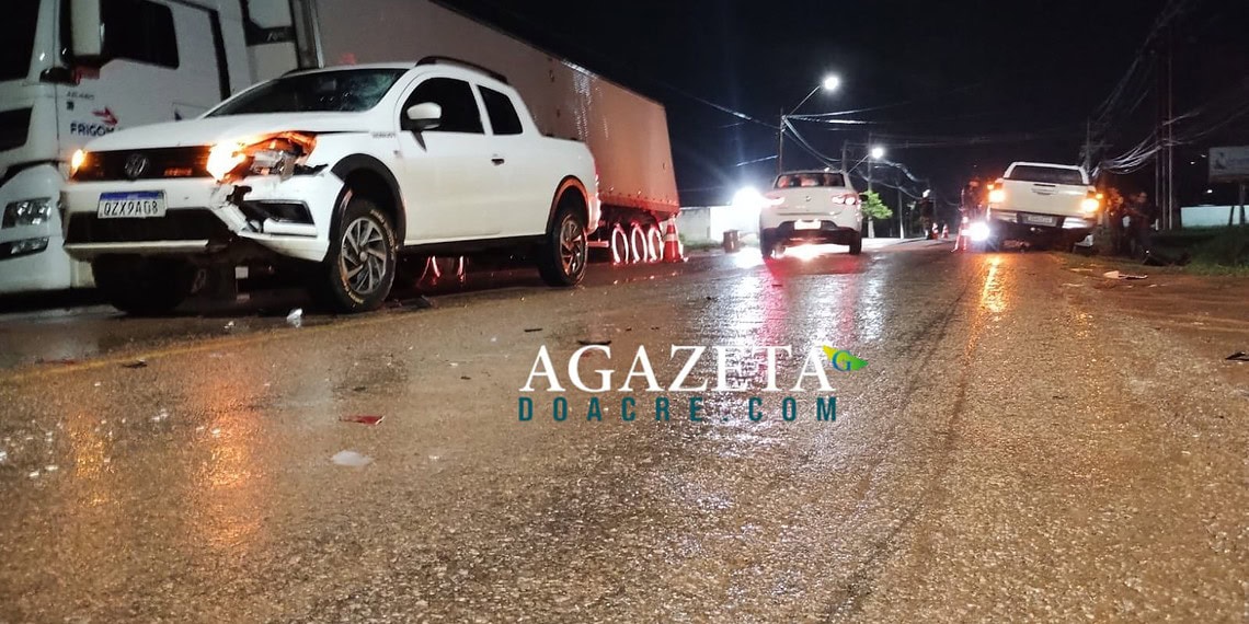 Motociclista fica ferida após colisão com caminhonete na BR-317, no Acre