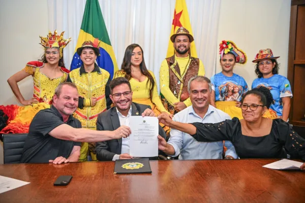 Gladson sanciona leis que tornam as quadrilhas juninas patrimônio cultural do Acre