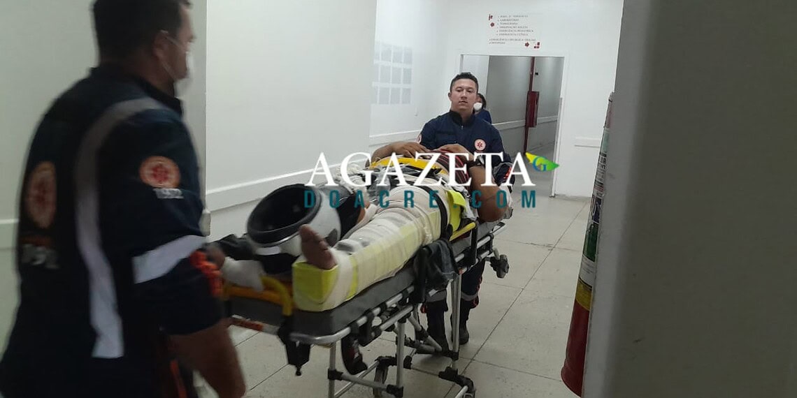 Motociclista sofre fratura exposta após colisão com carro em Rio Branco