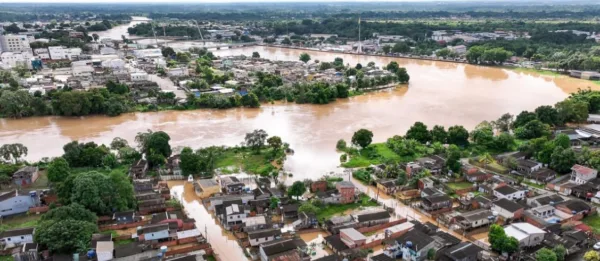 FOTOS: Rio Acre se aproxima dos 16 metros e mais de 800 pessoas já tiveram que deixar suas casas em Rio Branco