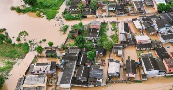 Rio Acre tem recuo nas últimas horas, mas enchente atinge mais de 30 mil pessoas em Rio Branco