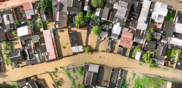 FOTOS: Rio Acre se aproxima dos 16 metros e mais de 800 pessoas já tiveram que deixar suas casas em Rio Branco