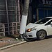Mulher cochila ao volante após tomar remédio e bate carro contra poste em Rio Branco