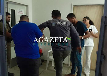 Trabalhador fica ferido após vergalhão atravessar seu pé durante roçagem no Acre