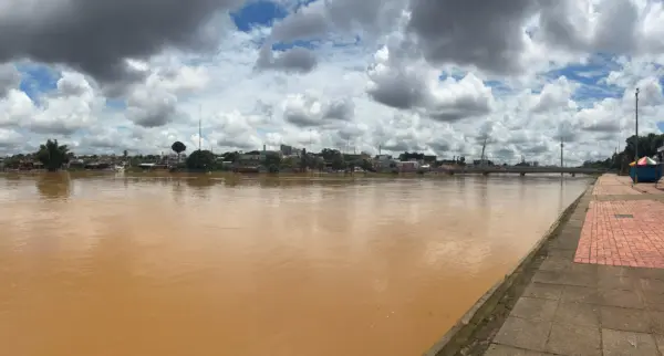 Rio Acre segue em vazante, mas ainda está com mais de um metro acima da cota de transbordo em Rio Branco