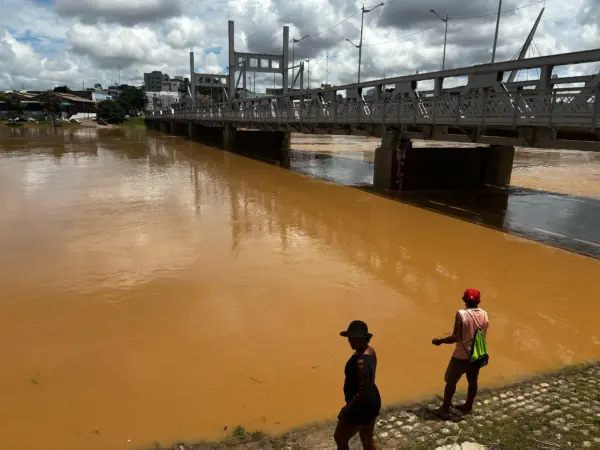 Rio Acre segue baixando em Rio Branco, mas enchente ainda desabriga mais de 160 famílias