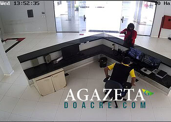 Bandido invade Ifac, rende vigilante e rouba arma de fogo em Rio Branco