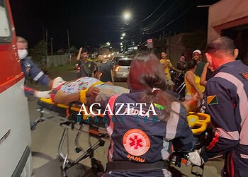 Motociclista alcoolizado sofre traumatismo craniano após causar acidente; outros dois também ficaram feridos