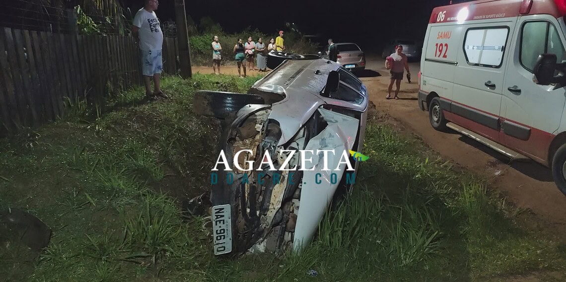 Mulher flagra marido com suposta amante, joga carro contra moto e tomba veículo em Rio Branco