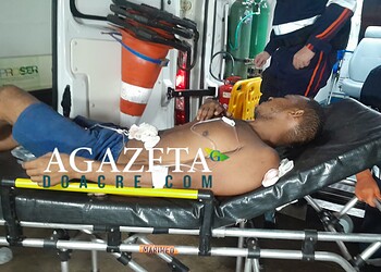 Homem em situação de rua é esfaqueado no peito durante briga em Rio Branco