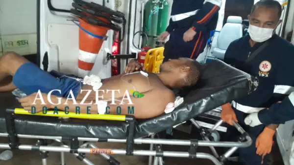 Homem em situação de rua é esfaqueado no peito durante briga em Rio Branco