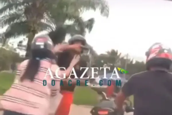 Homem flagrado sacando arma durante briga de trânsito é policial militar; instituição apura o caso