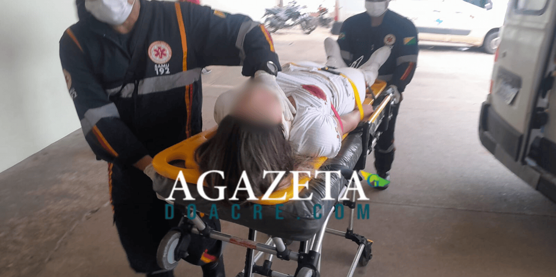 Estudante fica ferida após perder controle da moto e bater em mureta do elevado Beth Bocalom