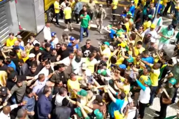 Bolsonaro reúne apoiadores no RJ para pedir anistia aos presos de 8 de janeiro