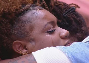 Choro de Thamiris e abraço em Vitória Strada marcam Eliminação de Camilla no BBB 25 — Foto: Globo