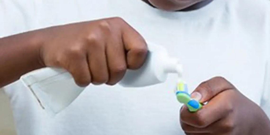 Anvisa suspende interdição de venda de creme dental da Colgate