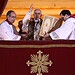 O recém-eleito Papa Francisco I aparece na sacada central da Basílica de São Pedro em 13 de março de 2013 na Cidade do Vaticano, Vaticano. • Franco Origlia/Getty Images