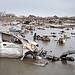 Danos causados após tsunami, terremoto e acidente nuclear em Sendai, no Japão, em 2011. • Foto: Mark Edward Harris/Getty Images