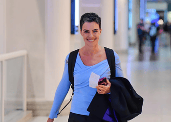 Ana Paula Arósio em aeroporto no Rio • Webert Belicio / Agnews