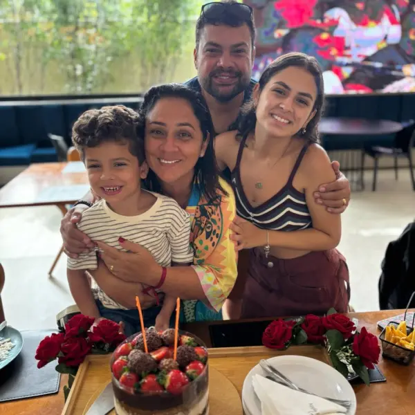 A acadêmica de medicina Ana Clara Martinello Manchini celebrou seus 19 anos com familiares e amigos. Vejam mais na coluna No Circuito