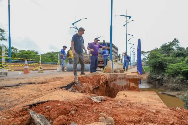 Engenheiros explicam problema na ponte do igarapé Judia e garantem solução segura