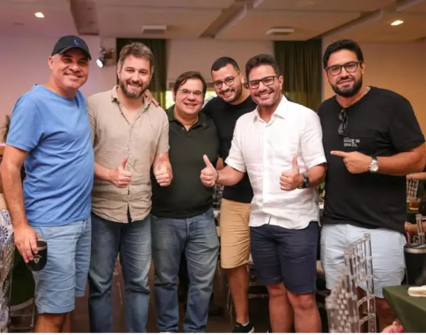 Gladson Camelí se reuniu com amigos no último domingo para celebrar seu aniversário numa festa beneficente. Veja mais na coluna social Roberta Lima
