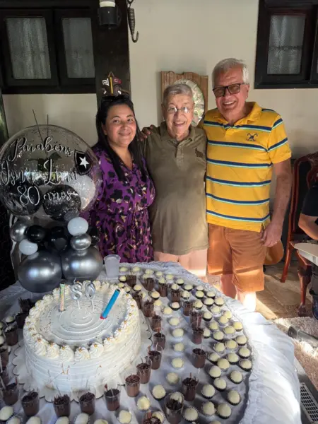 Gladson Camelí se reuniu com amigos no último domingo para celebrar seu aniversário numa festa beneficente. Veja mais na coluna social Roberta Lima