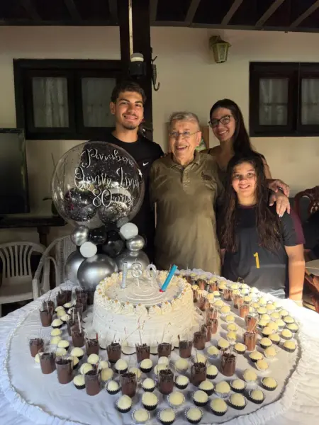 Gladson Camelí se reuniu com amigos no último domingo para celebrar seu aniversário numa festa beneficente. Veja mais na coluna social Roberta Lima