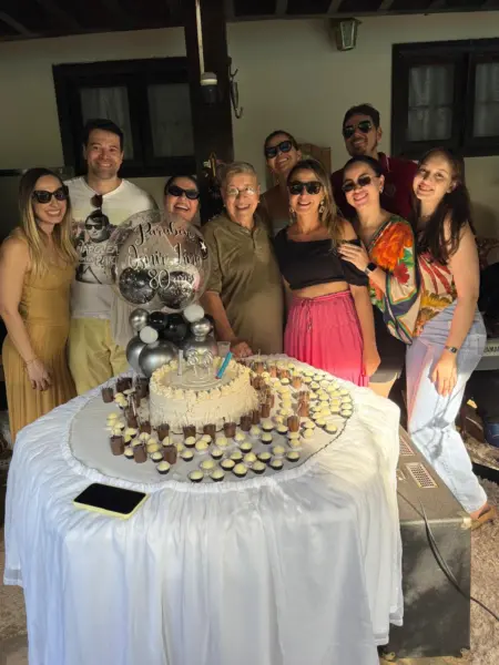 Gladson Camelí se reuniu com amigos no último domingo para celebrar seu aniversário numa festa beneficente. Veja mais na coluna social Roberta Lima