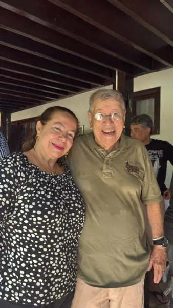 Gladson Camelí se reuniu com amigos no último domingo para celebrar seu aniversário numa festa beneficente. Veja mais na coluna social Roberta Lima