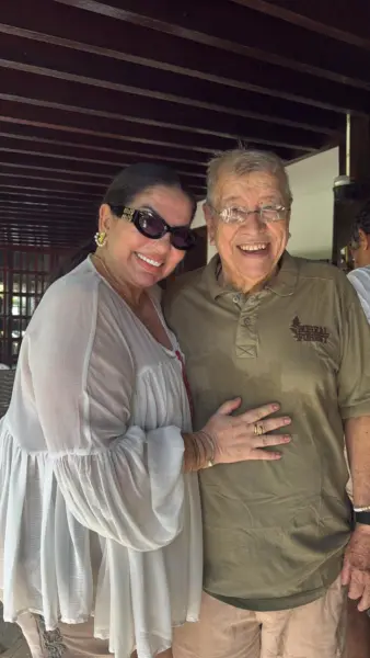 Gladson Camelí se reuniu com amigos no último domingo para celebrar seu aniversário numa festa beneficente. Veja mais na coluna social Roberta Lima