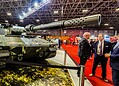 A GAZETA confere de perto tanques, drones armados e tecnologia militar em feira internacional no RJ