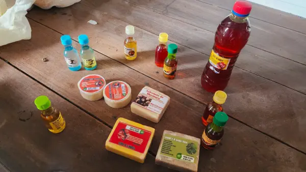 No Acre, homem transforma frutos da Amazônia em óleos essenciais artesanais; VÍDEO 3 No Acre, homem transforma frutos da Amazônia em óleos essenciais artesanais; VÍDEO