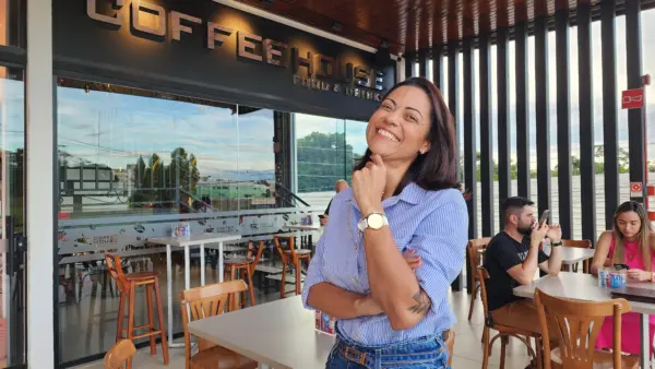 De Sena para o Brasil: a história da empresária acreana que transformou o amor por café em negócios; VÍDEO 1 De Sena para o Brasil: a história da empresária acreana que transformou o amor por café em negócios; VÍDEO