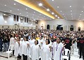 Santuário de São Peregrino encerra 7º Cerco de Jericó com igreja lotada