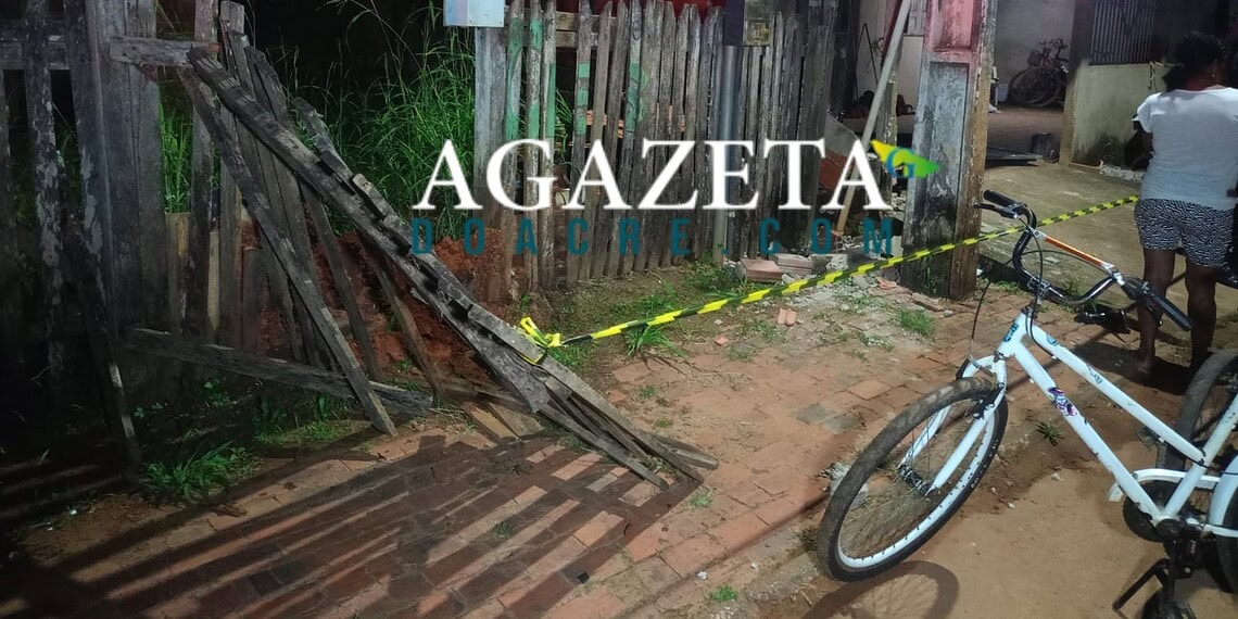 Motociclista morre ao colidir em alta velocidade contra cerca no interior do Acre